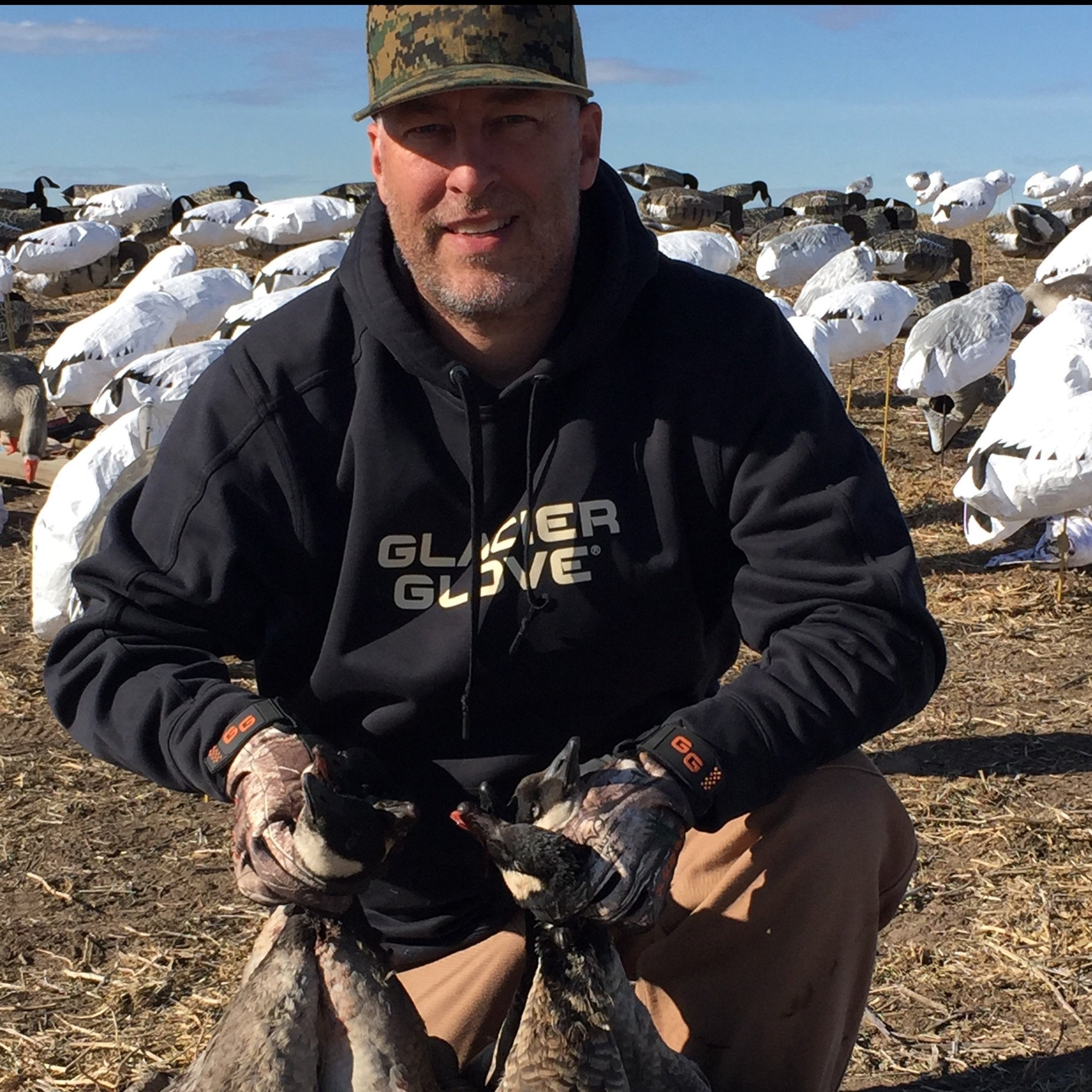 The Elite Shooting glove is designed to keep your hands warm and protected while providing great dexterity for any of your hunting adventures.