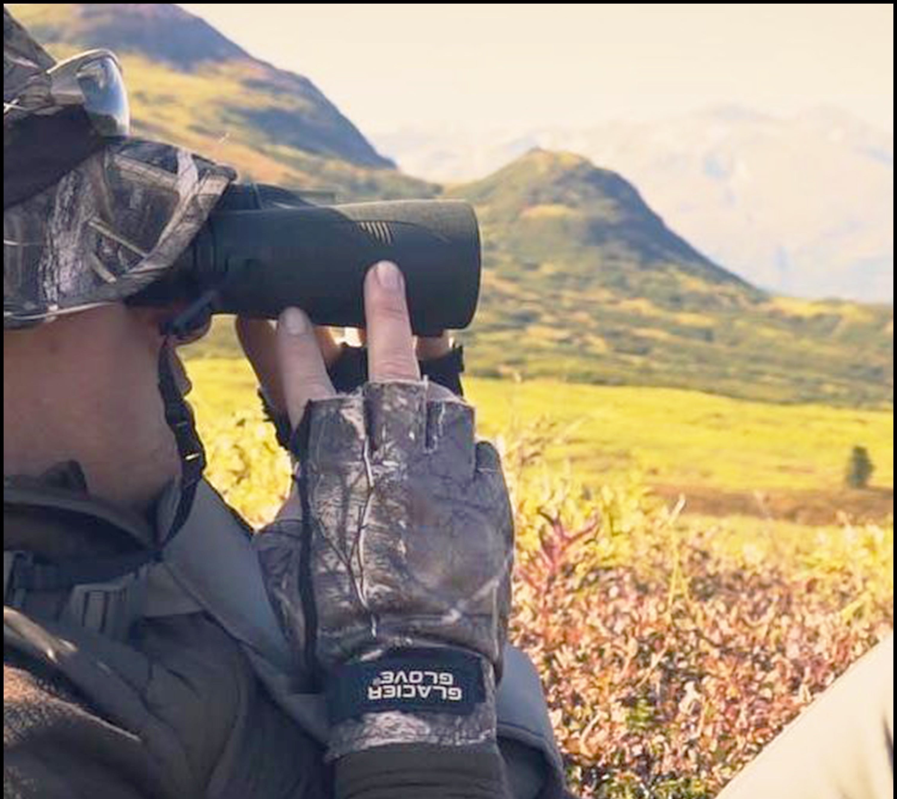 The Alaska River Glove is our best-selling fingerless glove. It provides the most versatile protection during cold and wet outdoor activities without giving up dexterity.