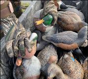 Featuring the Realtree Max-5 HD pattern, the Aleutian is designed with a focus on protection and performance. Its durability and functionality combined with dexterity and comfort makes this glove the perfect choice for cold, wet and windy environments.