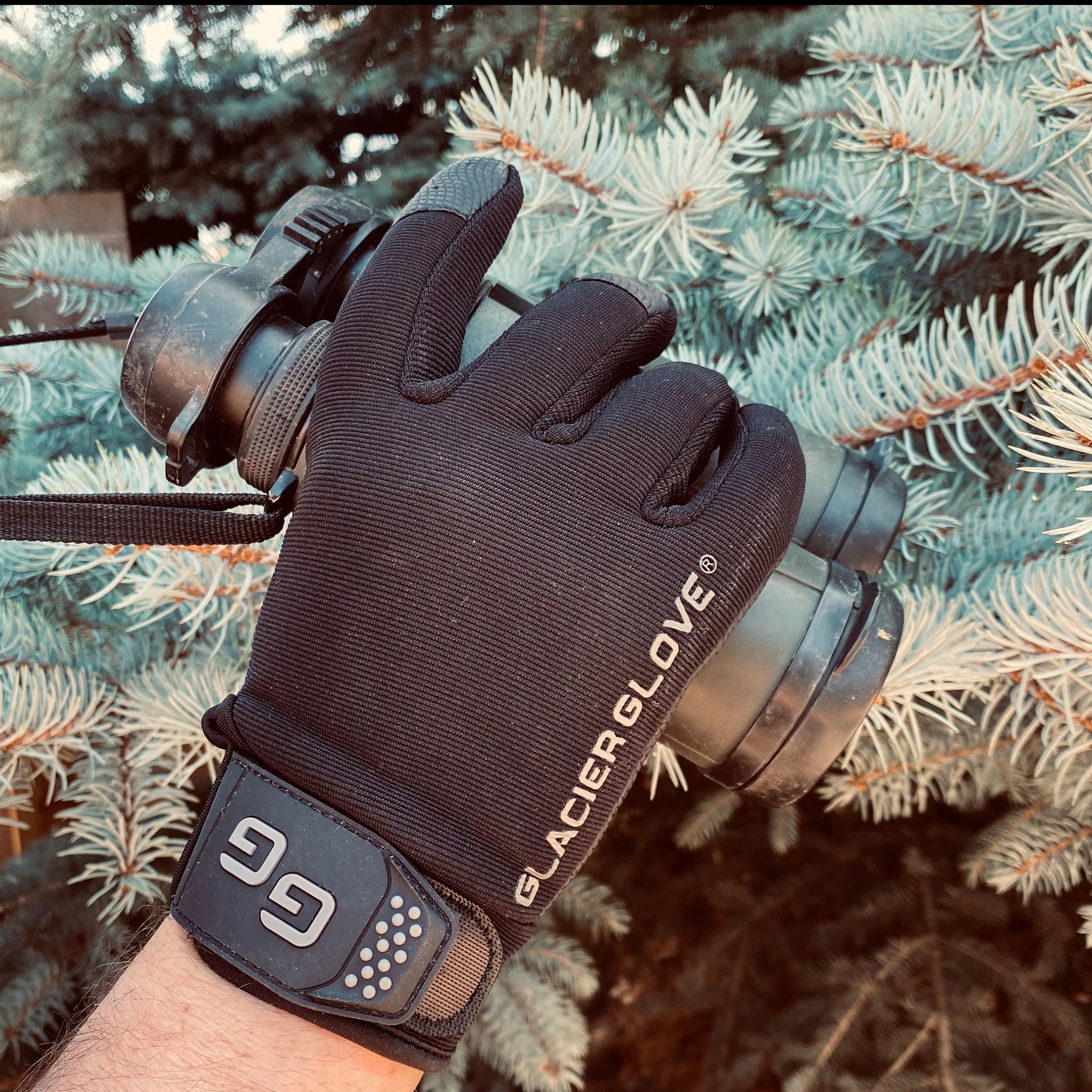 The Elite Tactical glove is designed to keep your hands warm and protected while providing great dexterity for any of your outdoor adventures.