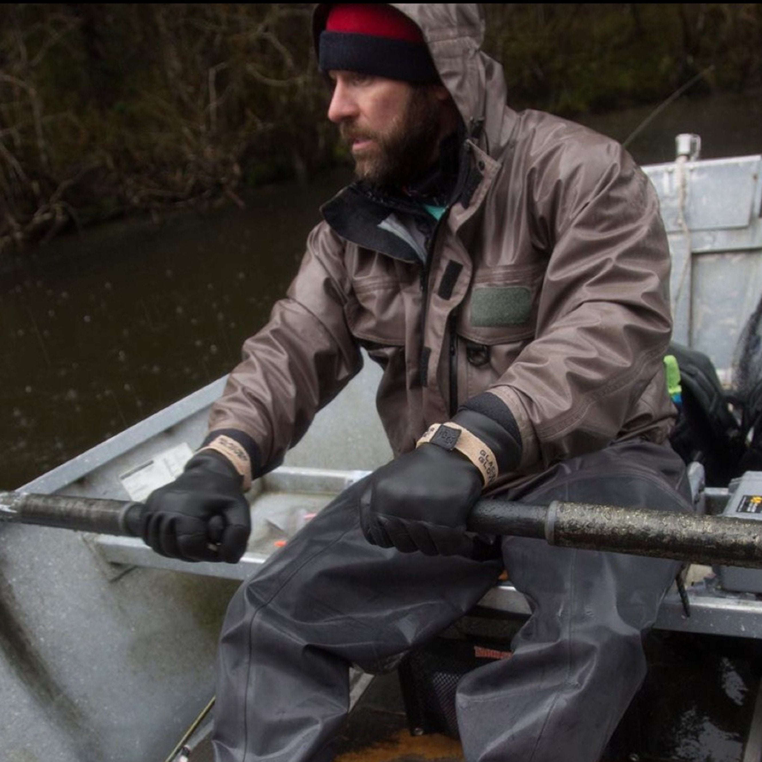 The Perfect Curve Glove is a proven performer in multiple environments. Its durability and functionality combined with warmth and comfort make this glove the perfect choice for cold, wet conditions.