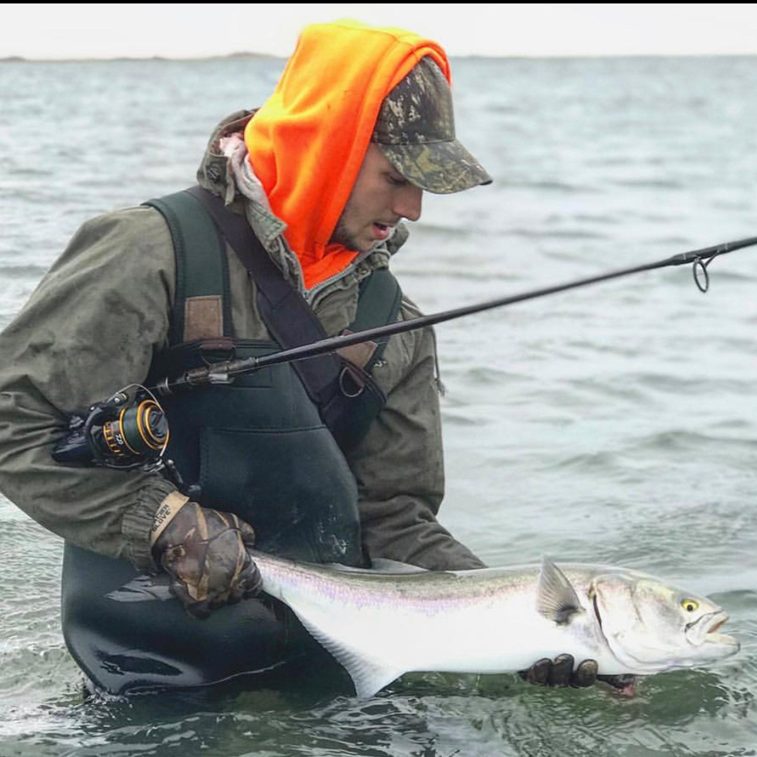 Featuring the Mossy Oak Shadowgrass Blades HD pattern, this glove is designed from the ground up for the avid waterfowler. Its durability and functionality combined with warmth and comfort make this glove the perfect choice for concealment in cold, wet conditions.